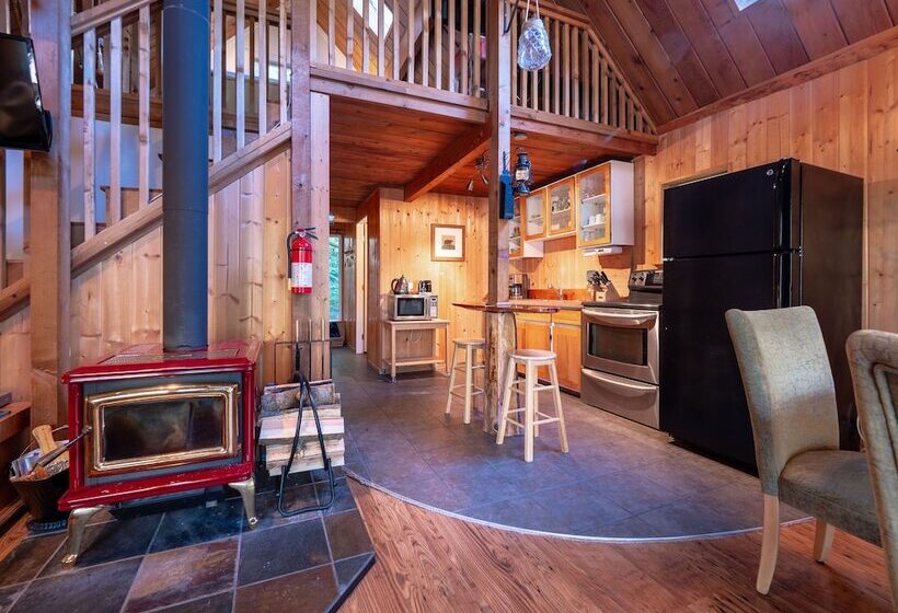 The Tree House Cottage