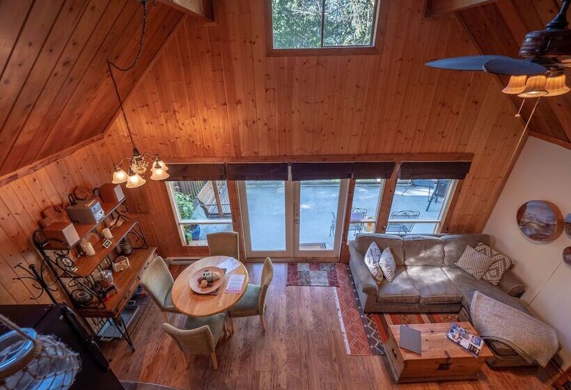 The Tree House Cottage