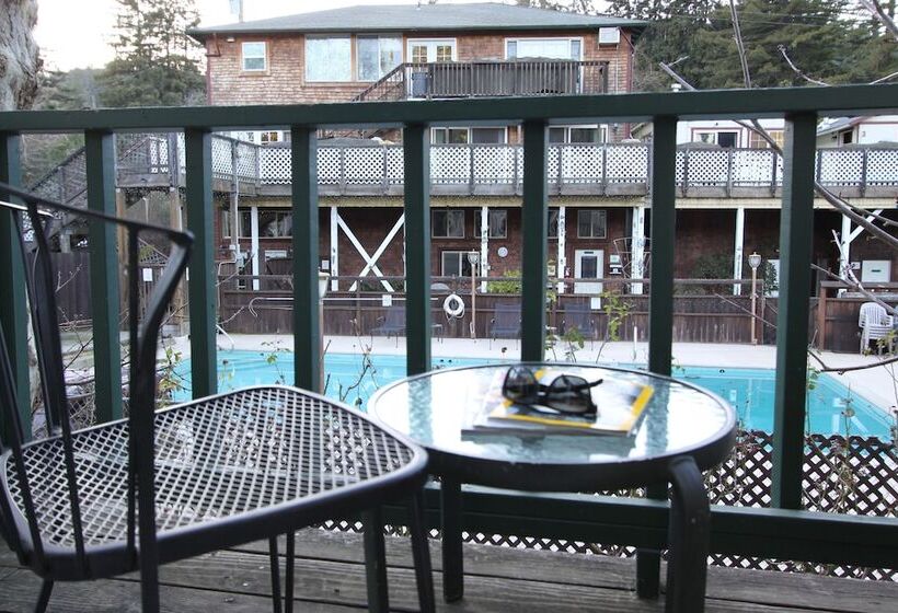 The Woods Hotel   Gay Lgbtq Cabins