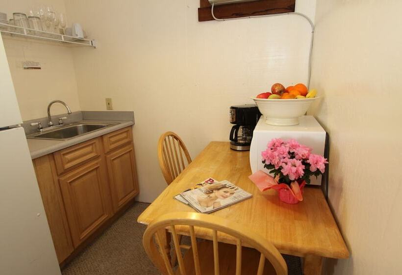 The Woods Hotel   Gay Lgbtq Cabins