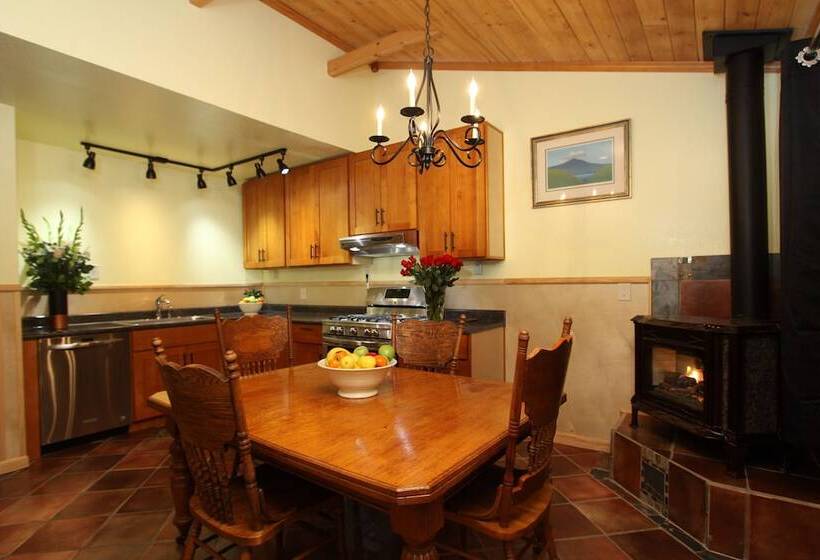 The Woods Hotel   Gay Lgbtq Cabins