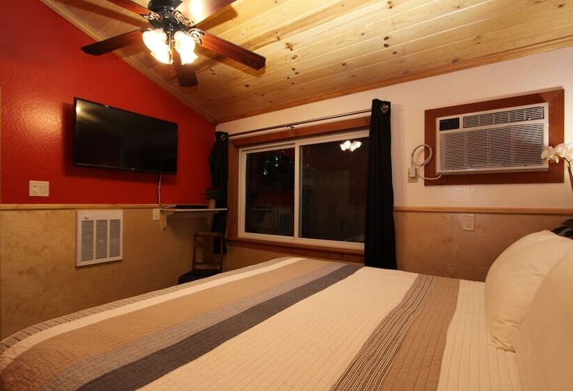 The Woods Hotel   Gay Lgbtq Cabins