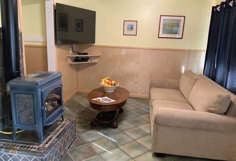 The Woods Hotel   Gay Lgbtq Cabins