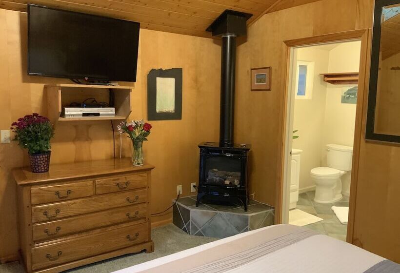 The Woods Hotel   Gay Lgbtq Cabins