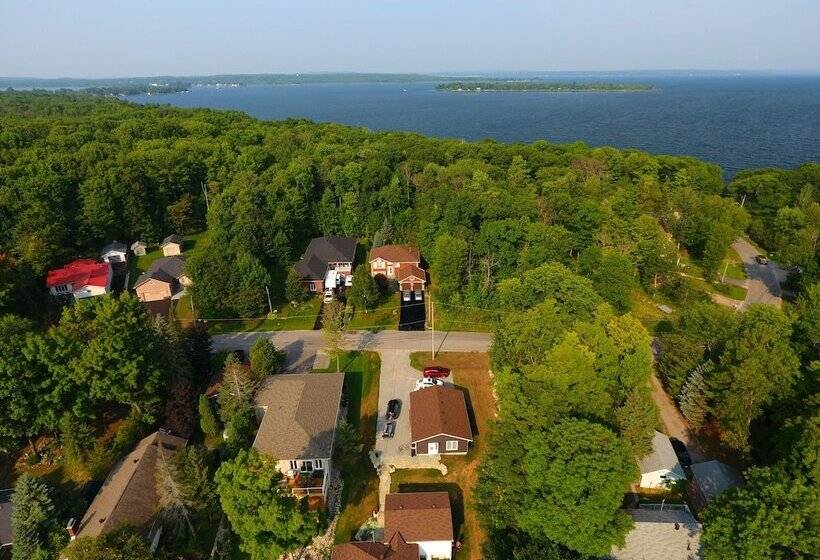 Tucked Inn The Harbour Bed & Breakfast