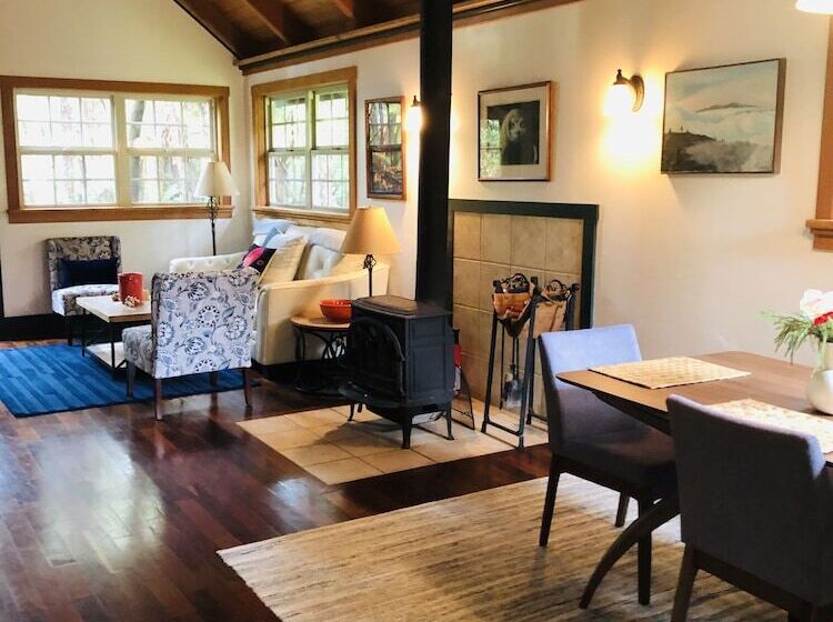 Volcano Hidden Cottage