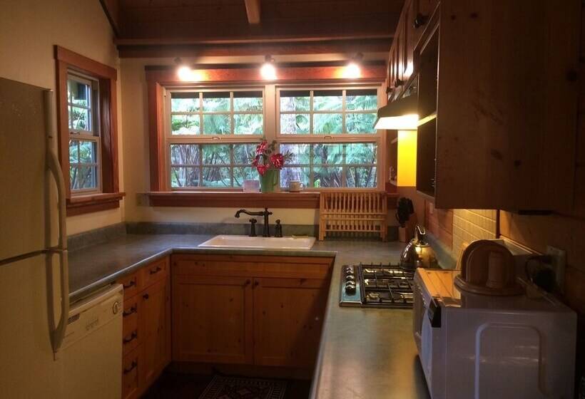 Volcano Hidden Cottage