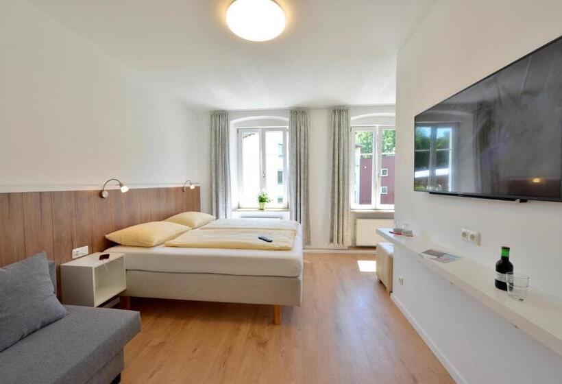 住宿加早餐  Pension Gambrinus