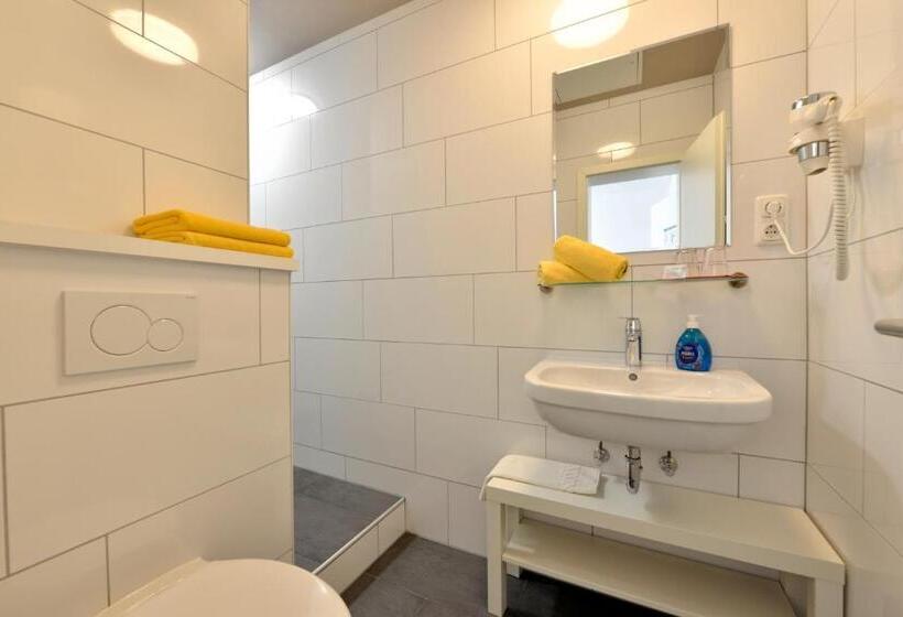 住宿加早餐  Pension Gambrinus