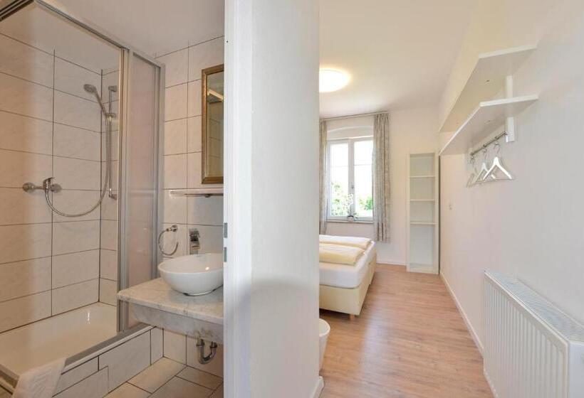 住宿加早餐  Pension Gambrinus