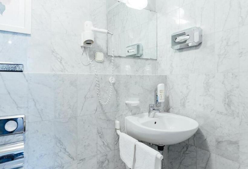 Das Kleine Hotel In Ruhiger Stadtlage