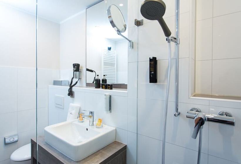 Höger S Hotel & Restaurant