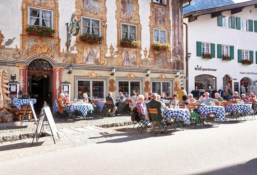 ホテル Alpenrose Traditionsgasthof Mittenwald