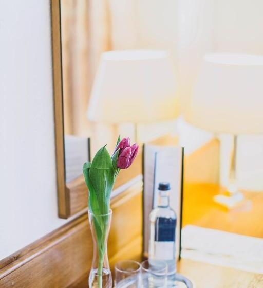 ホテル Blochums Gasthof Hirsch