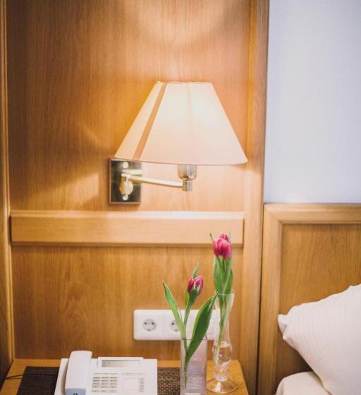 ホテル Blochums Gasthof Hirsch