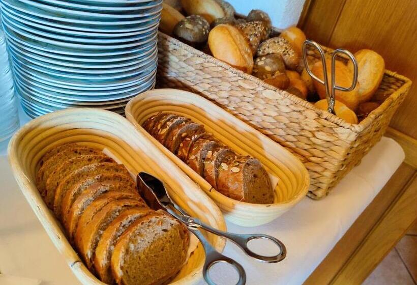 فندق Dernbachtal