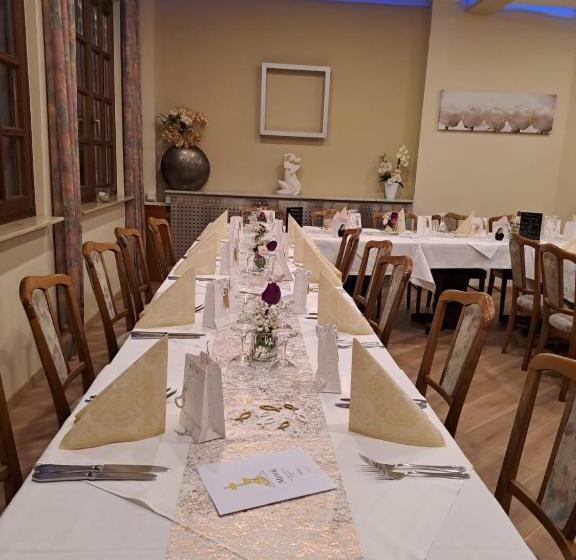 호텔 Deutsches Haus