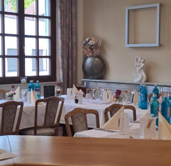 호텔 Deutsches Haus