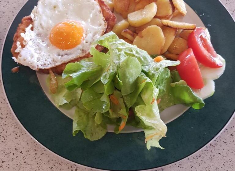 호텔 Deutsches Haus