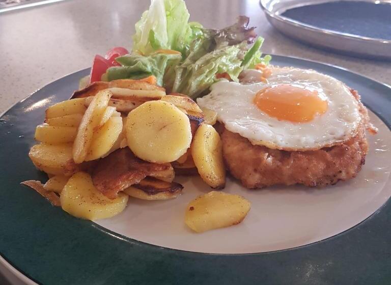 호텔 Deutsches Haus