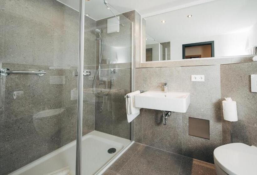 ホテル Drei König