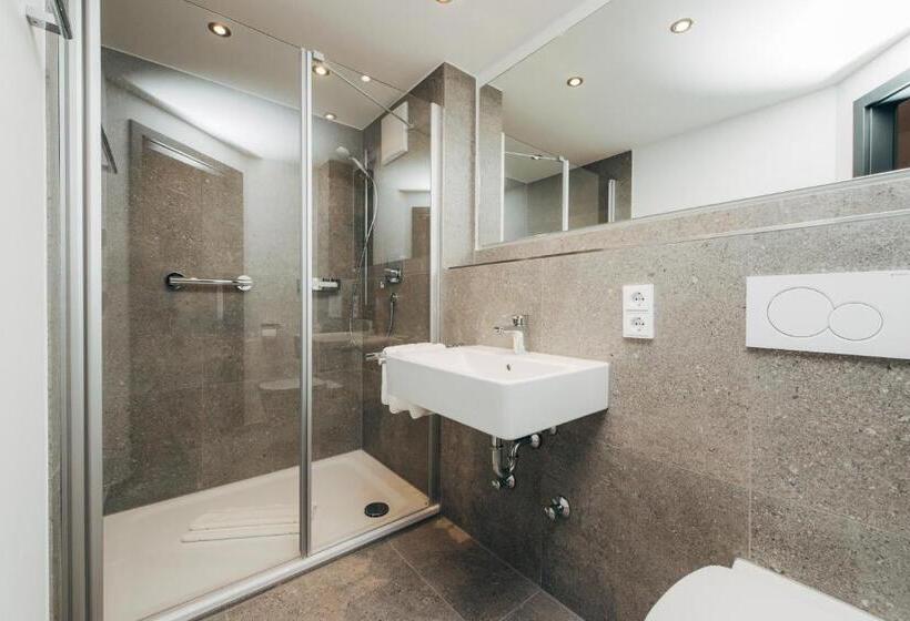 ホテル Drei König