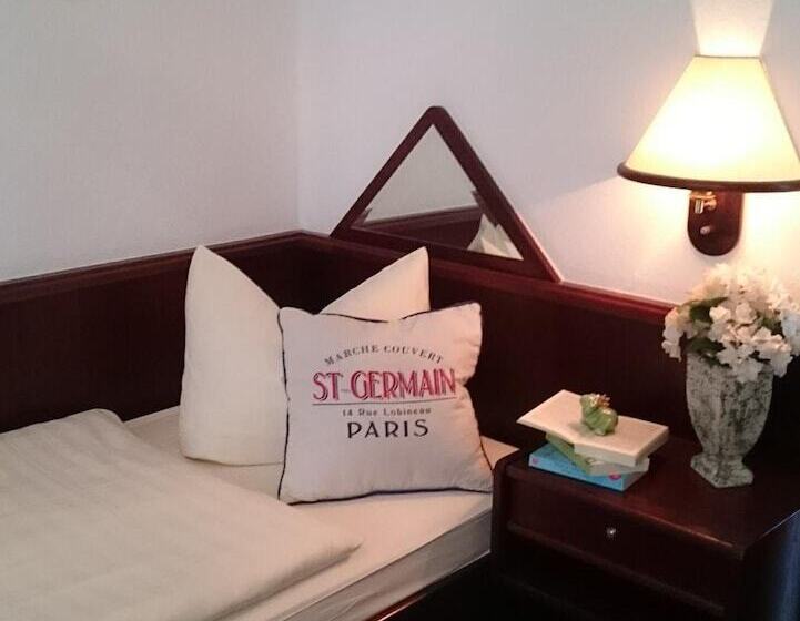 ホテル Froschkönig