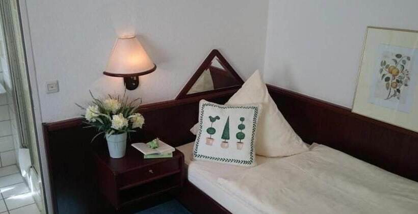 ホテル Froschkönig