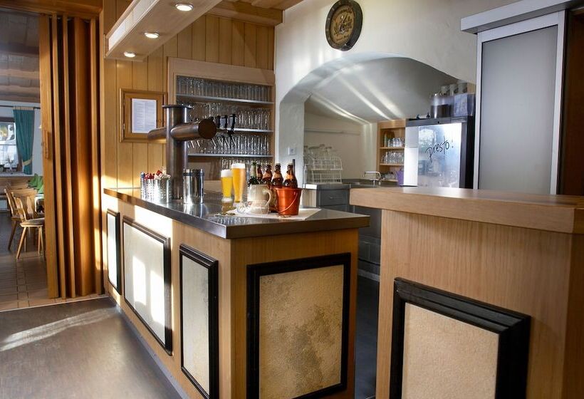 Отель Gasthof Zum Goldenen Lamm