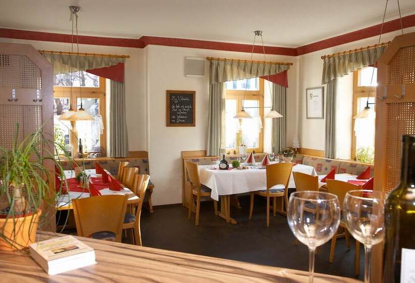 Отель Gasthof Zum Goldenen Lamm