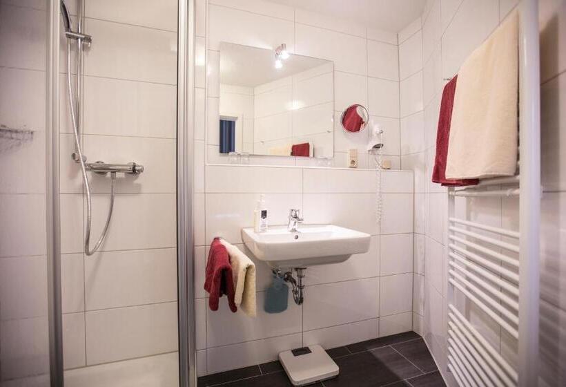 هتل Graf Waldersee