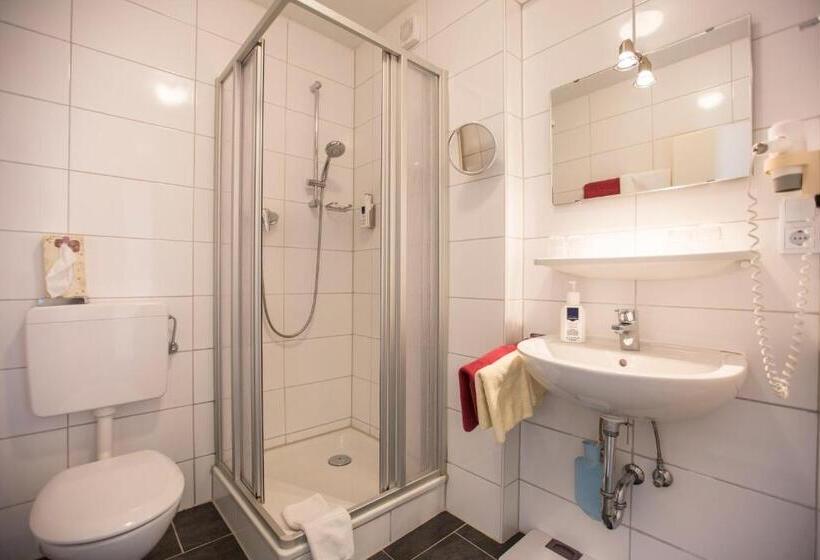 هتل Graf Waldersee