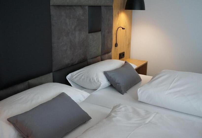 בית מלון כפרי Grüner Baum