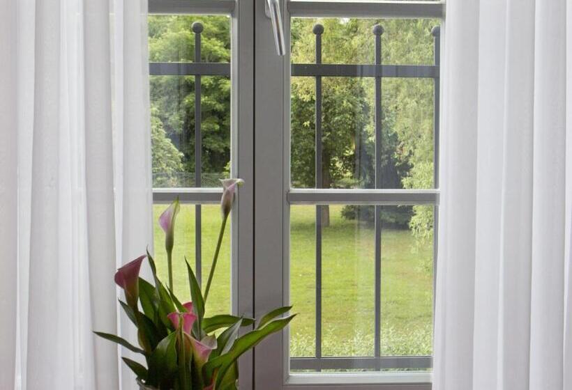 Отель Gutshof Herborn