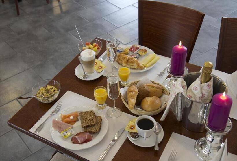 Отель Gutshof Herborn