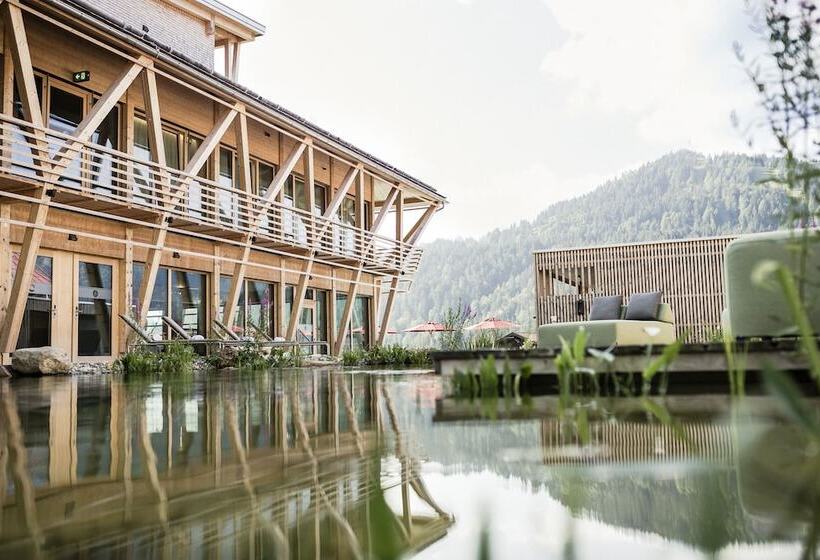 Отель Hubertus Mountain Refugio Allgäu