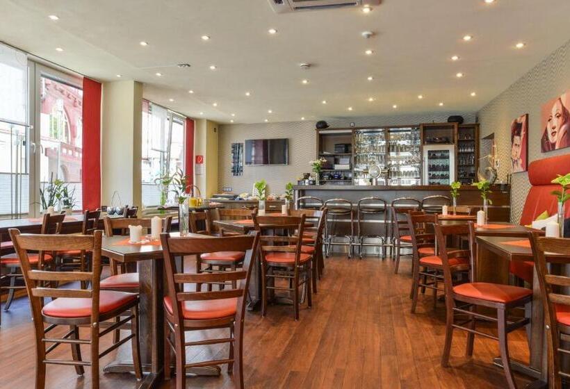 Отель Kirchhainer Hof