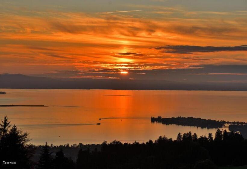 Отель Lindenberger Hof