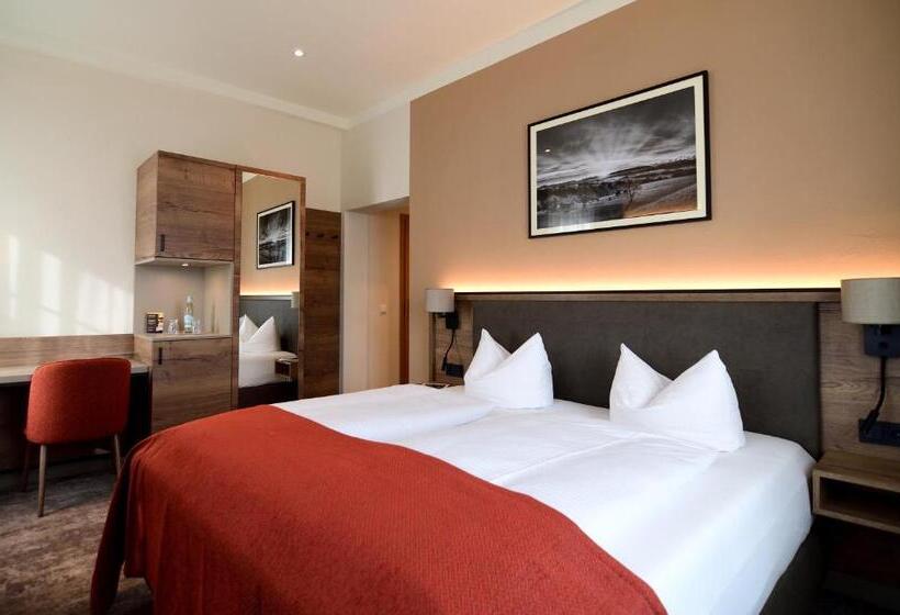 Отель Lindenberger Hof