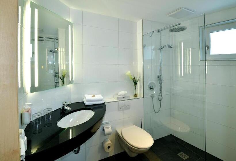 Отель Lindenberger Hof