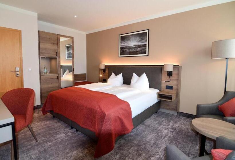 Отель Lindenberger Hof