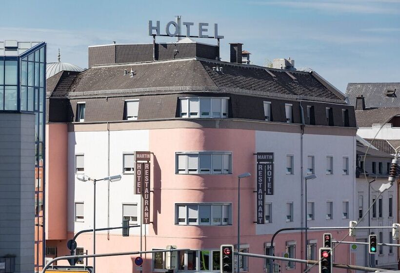 هتل Martin