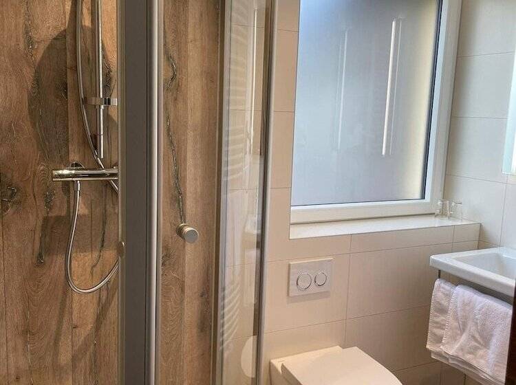 酒店 Restaurant Grüner Baum