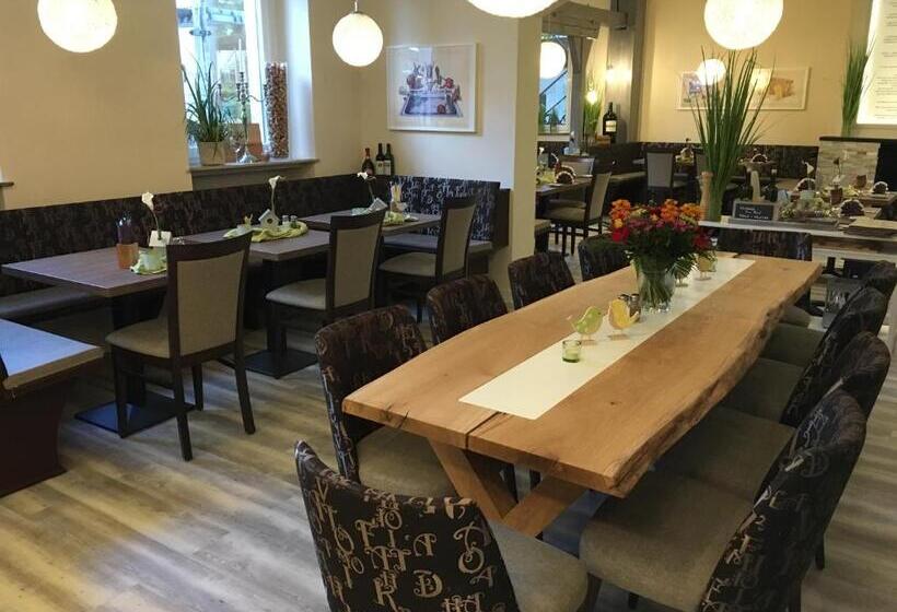 Отель & Restaurant Hessischer Hof