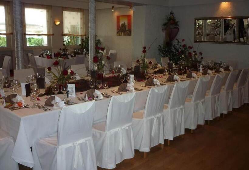 ホテル Restaurant Südpfalz Terrassen