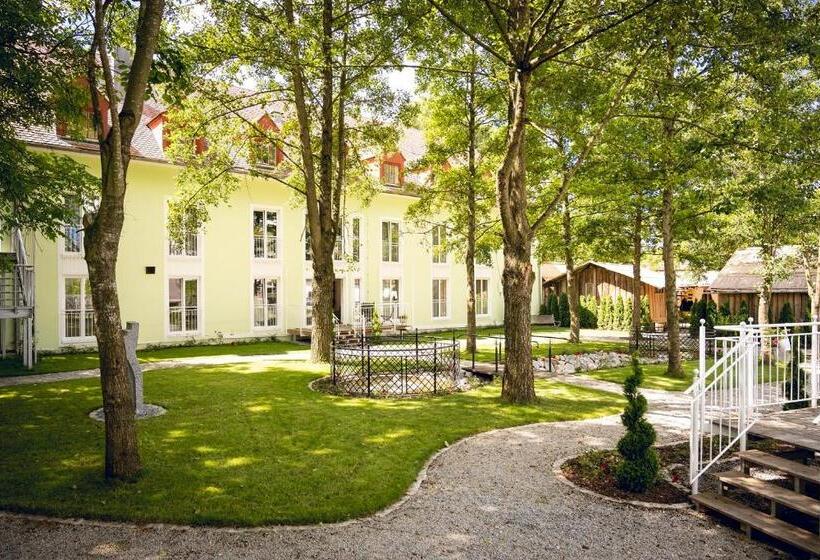 Schlosshotel Neufahrn