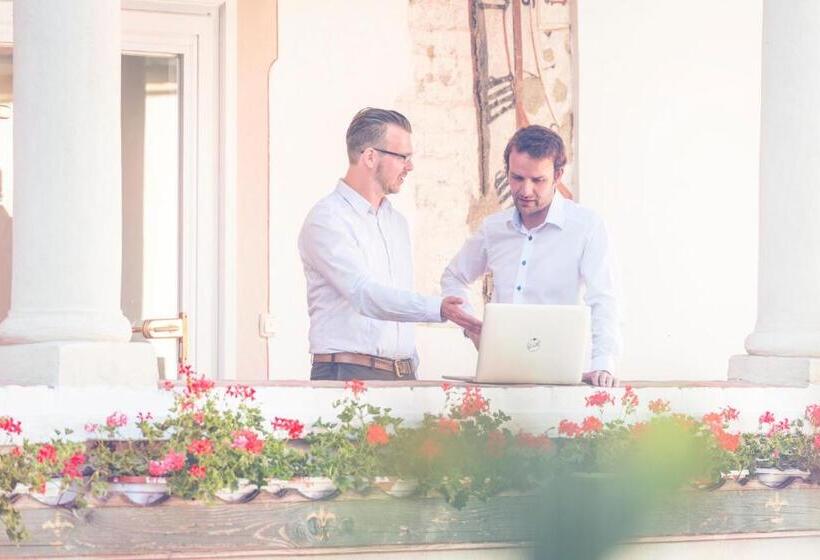 Schlosshotel Neufahrn