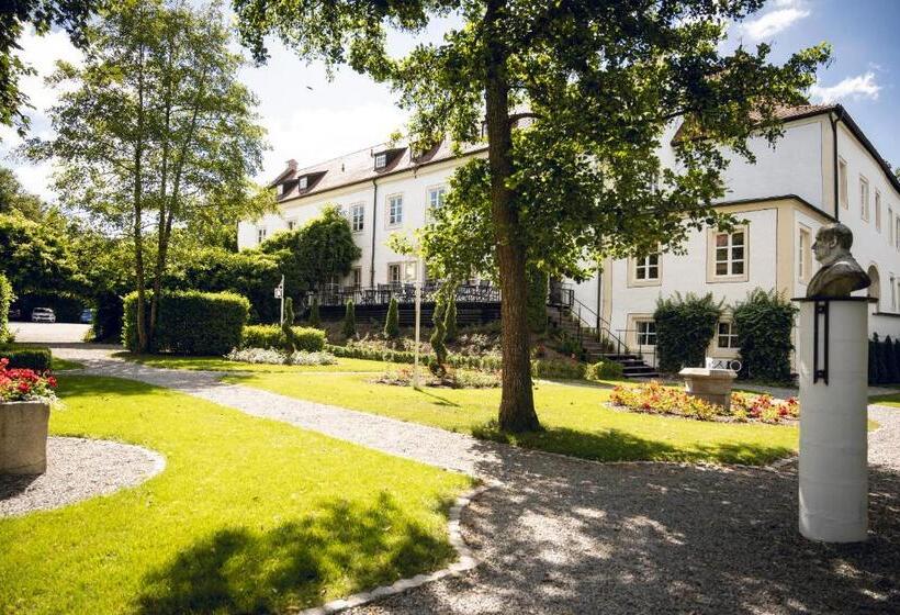 Schlosshotel Neufahrn