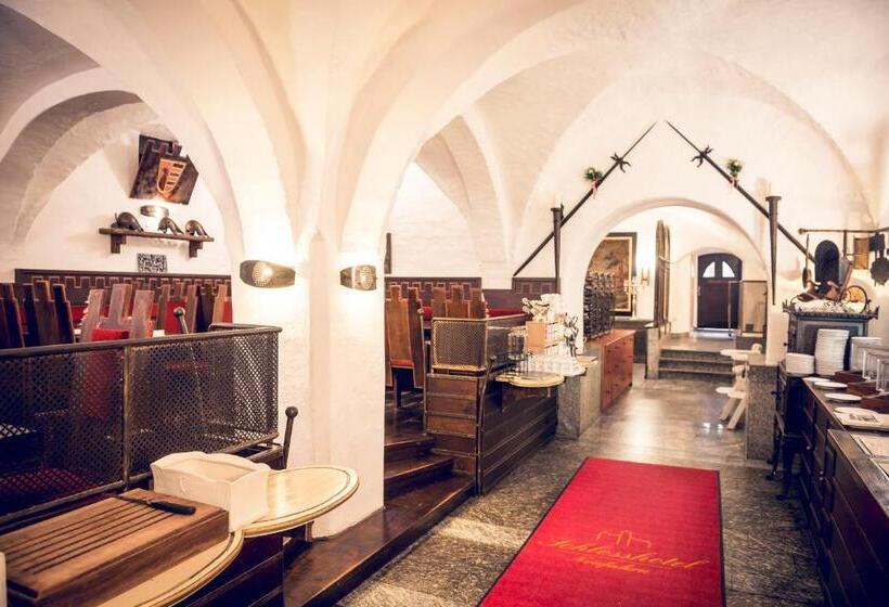 Schlosshotel Neufahrn