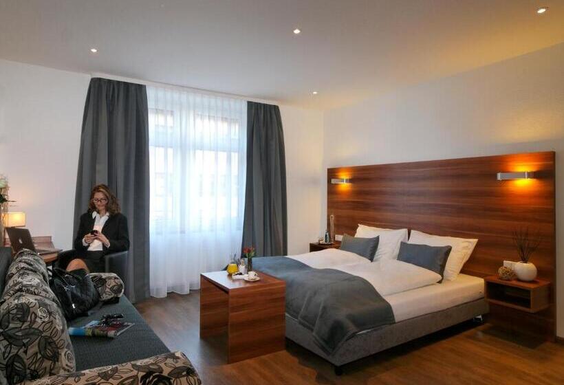 Schlotzeria Hotel I Café I Eis